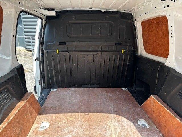 Ford Transit image 10